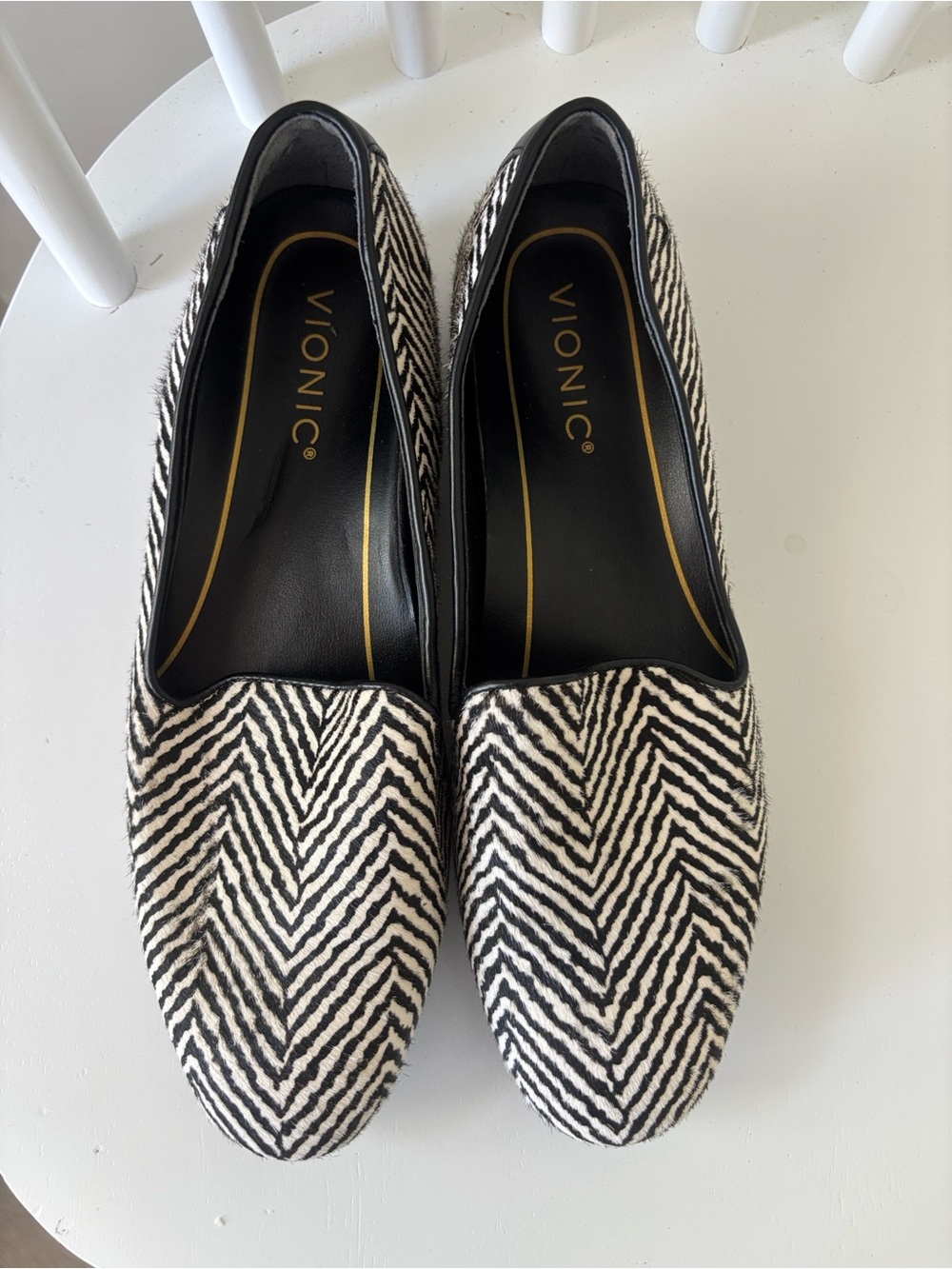 NWOT Vionic Black & White Chevron Calf Hair Slip-On Loafers